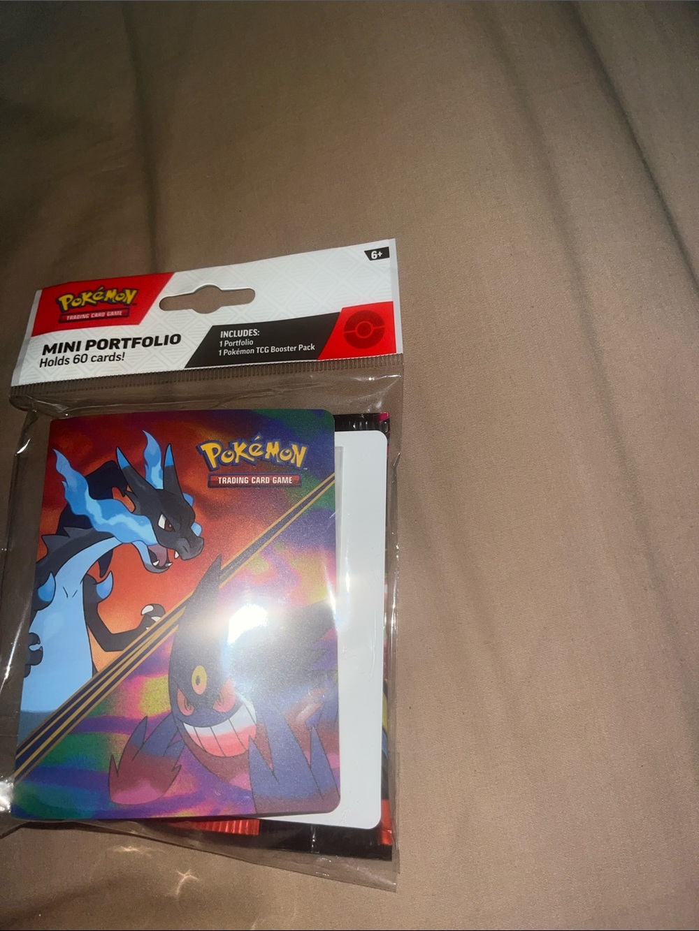 Pokémon TCG: Mini Portfolio (60-Card Portfolio & 1 Booster Pack